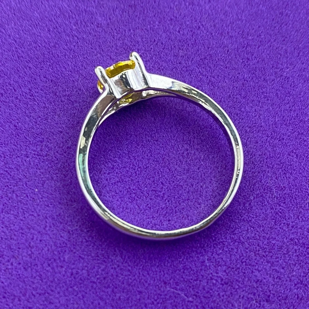 💛 Classic Silver Tone Brilliant Cut Yellow CZ Solitaire Minimalist Ring - Picture 2 of 7